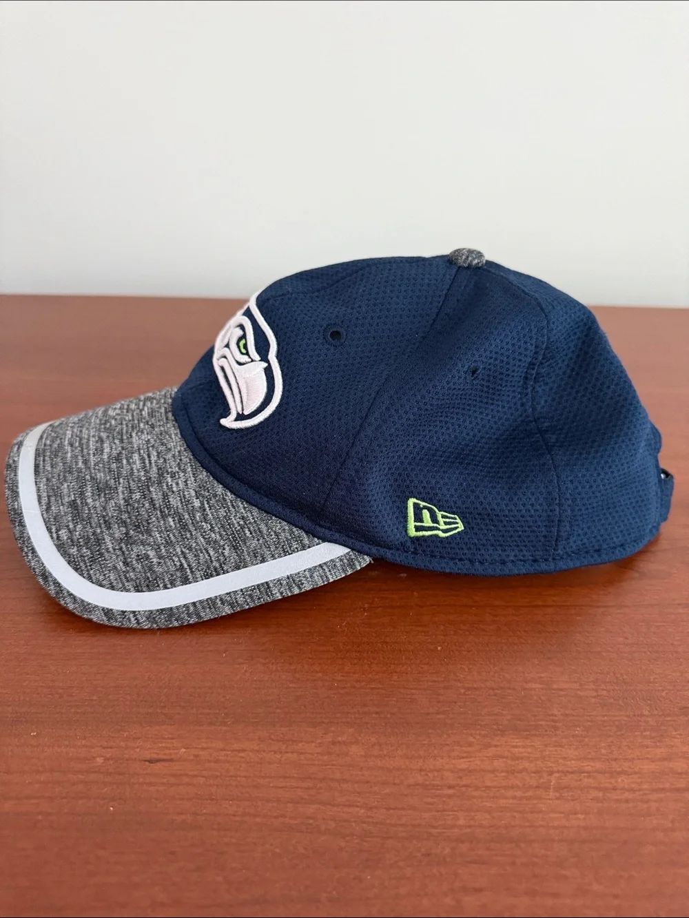 New Era NL Seattle Seahawks 9Twenty Strapback Hat Navy Reflective Womens